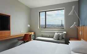 Hotel Hyatt Regency Etoile  4*